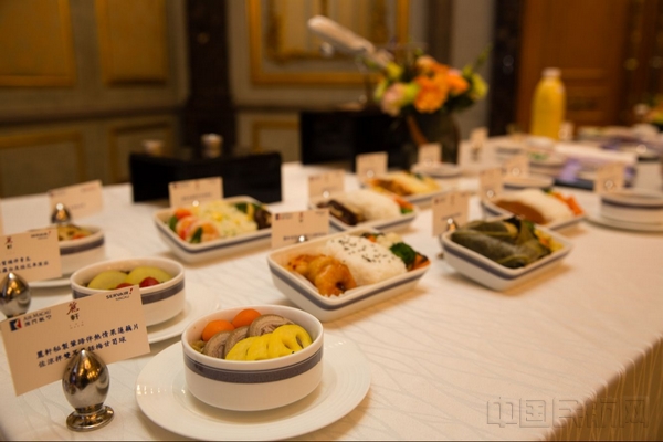 新澳2025最新资料大全餐饮篇，探索美食之旅与未来餐饮趋势